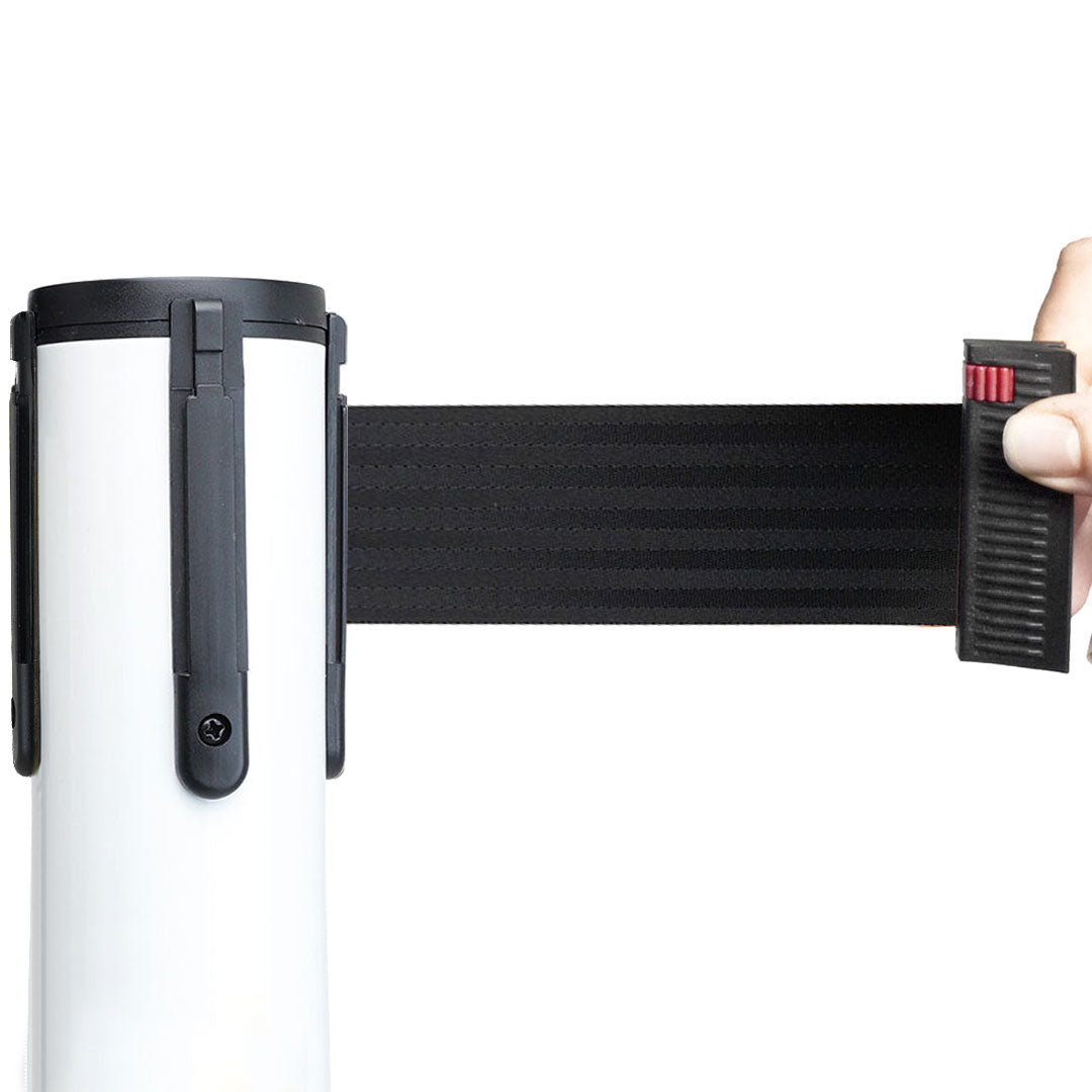 poste separador blanco con cinta negra