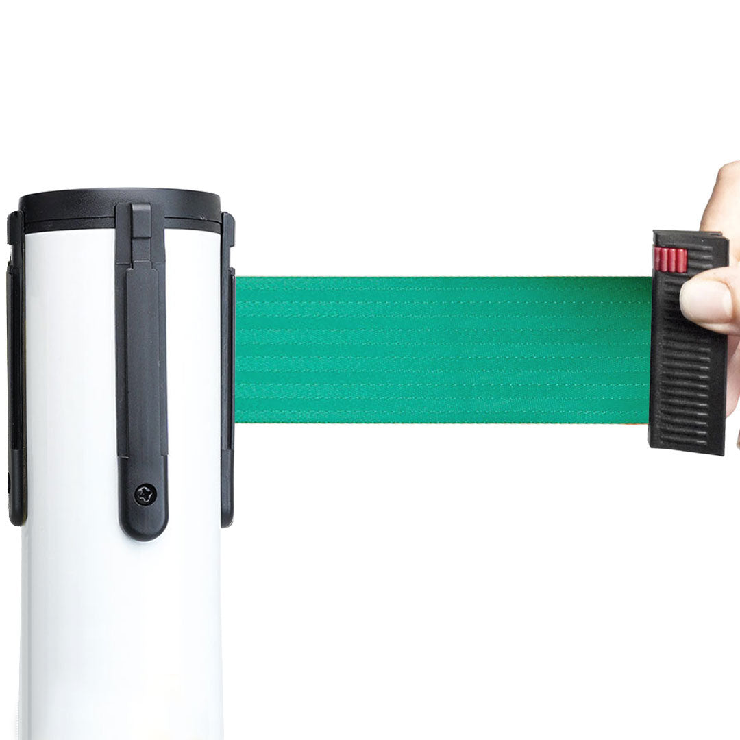 poste separador blanco con cinta verde