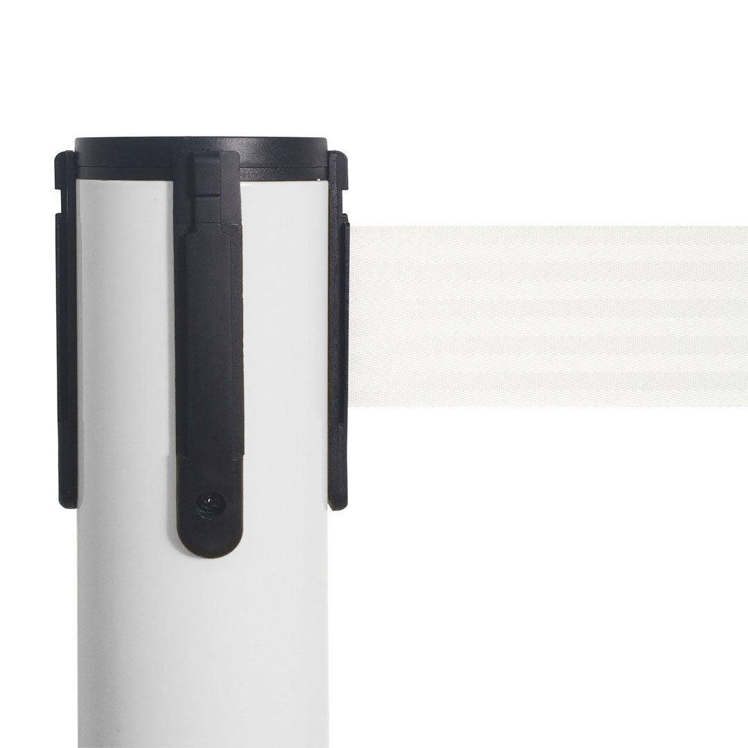 poste separador blanco con cinta blanca