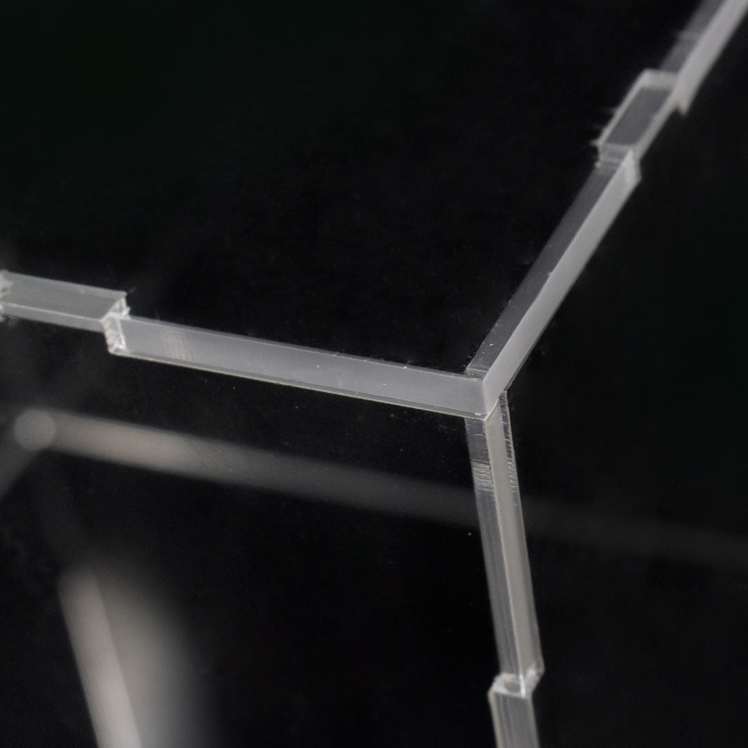 detalle cubo de metacrilato