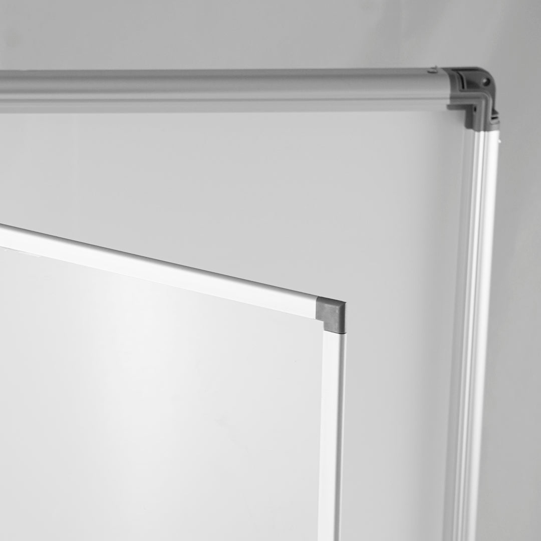 vitrina de anuncios para interiores