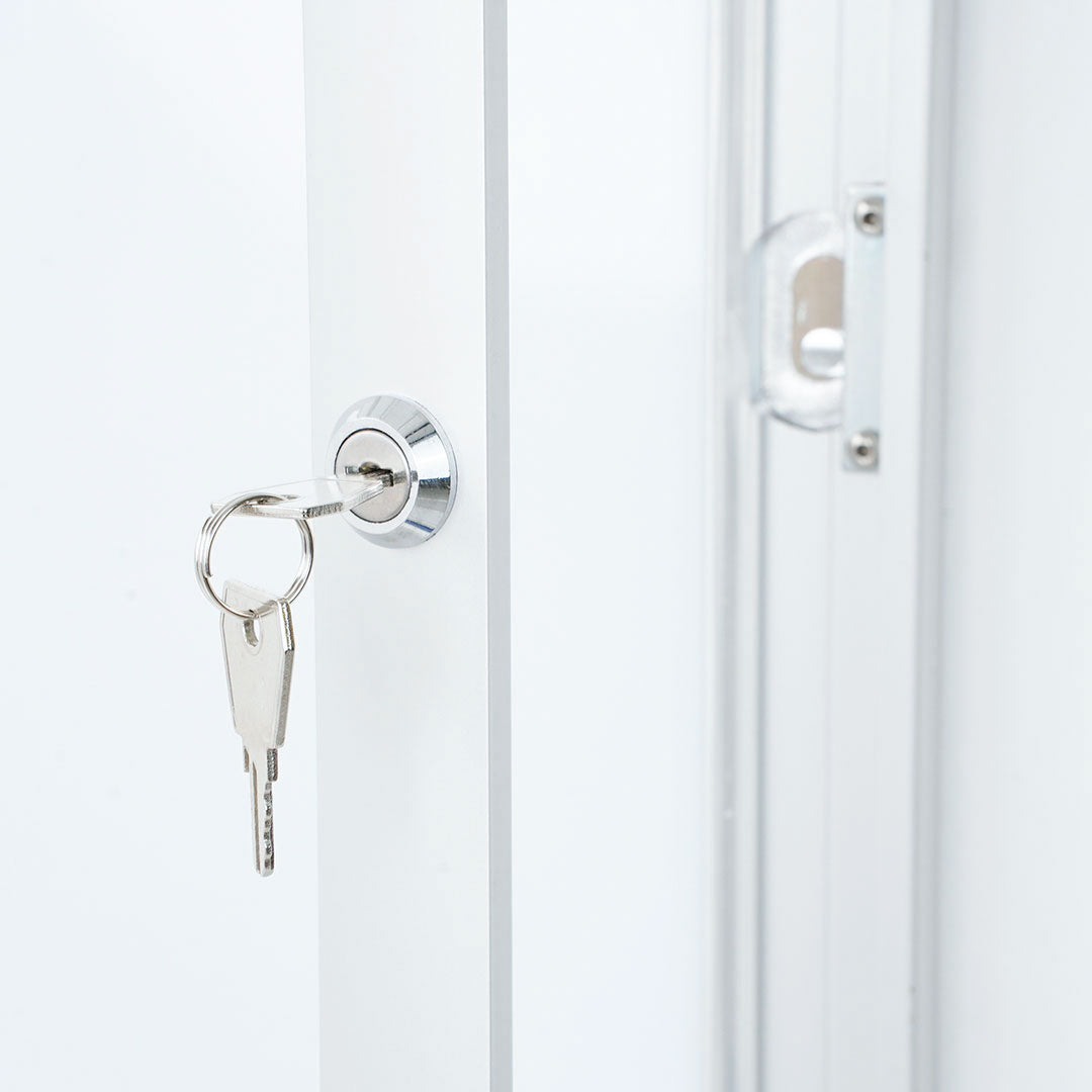 tablón de anuncios con llaves