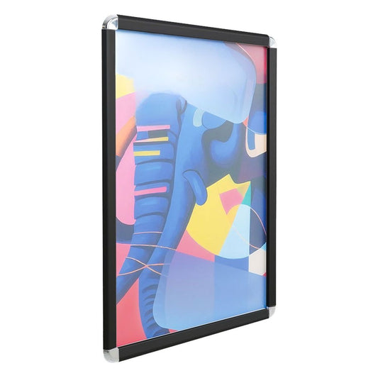 marco publicitario negro de pared